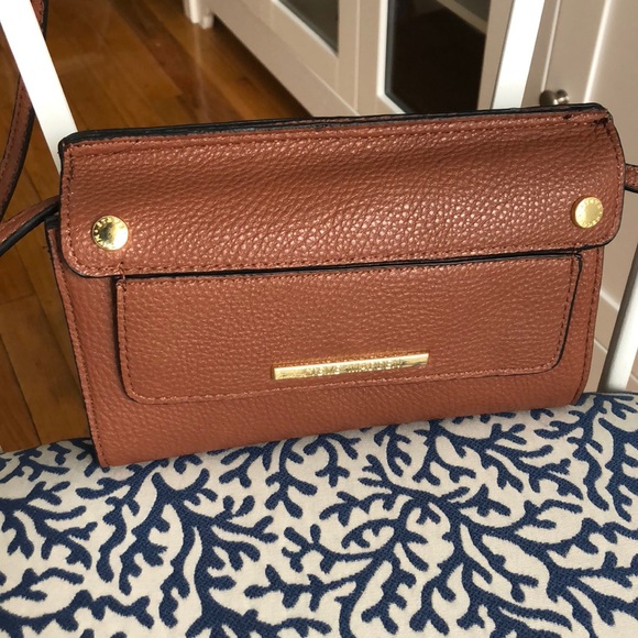 Steve Madden Handbags - NWOT Steve Madden Brown Leather Crossbody